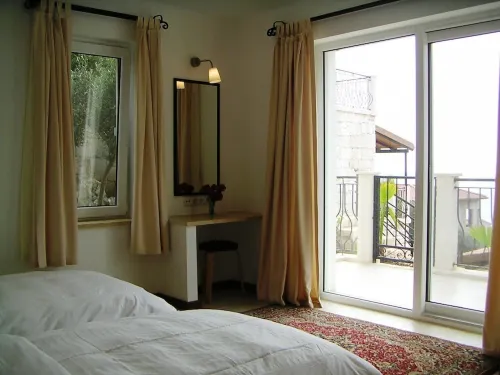 Villa with Stunning Ocean and Mountain  Views