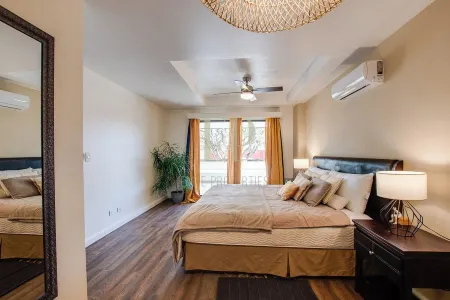 Urban Oasis in Santa Ana Centro: 2BR & Terrace near Everything