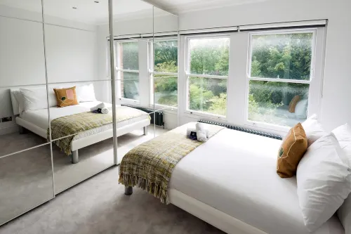 Modern and Bright Highgate Gem