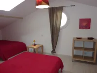 Modern house LE PIN 90 m2 with parking all on foot: Lac marin, sea, center