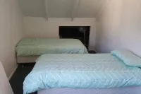 Stunning views with beach access across the road. Hotels in Omapere