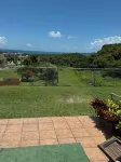 Spacious 3 bedroom apartment with sea view short drive to ferry station.