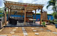 THE HIDDEN OASIS/Backyard Venue Citi Trends 주변 호텔