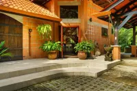 Experience the Pure Life in the Private Jungle Paradise of Ojochal Hotels in Ciudad Cortes