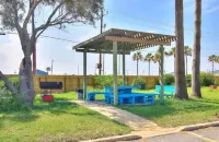Relaxing beach view condo