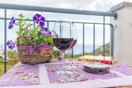 Casa Bianca, Magnificent views of the sea and mountains