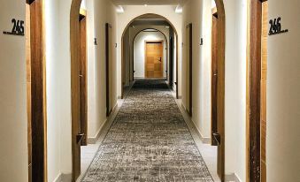 Hotel Lumbini Garden New Crystal