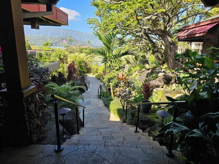 Hanalei Bay Resort 1 Bed/1Bath Condo, Award Winning Pool, 5 Minutes to the Beach