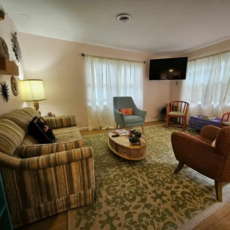 Edwards Hemingway Hideaway