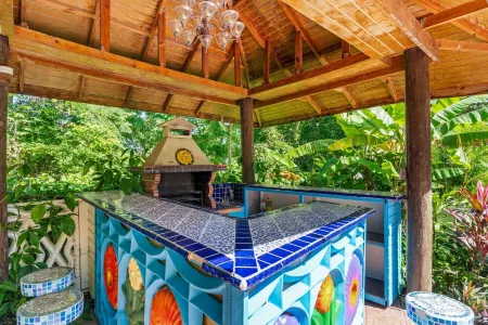 Your Private Slice of Paradise!