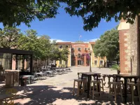 Carrer Del Sol ( in Roussillon, not in Camargue Hotel a Sainte-Marie-la-Mer