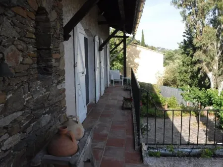 Villa - large terraces - Views of the Sea and the Hills of Cap Benat Отели в г. Борм-Ле-Мимоза