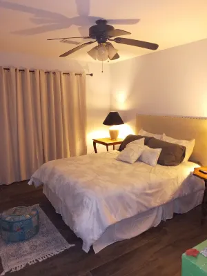 Home Walking/Biking Distance to Downtown and Beach and Gulf Islands National Sea