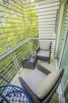 Luxurious 3-Bedroom Condo near Airport & HOMS