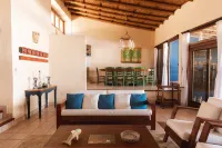 w Stylish 5BR House in Mancora