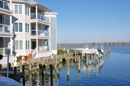 Bayside & Beyond-Sunset Bay Villa #105- Waterfront with Boat Slip