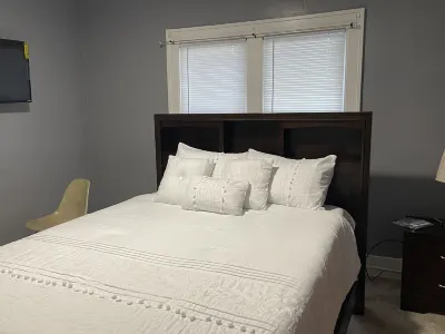 Cozy retreat ! Spacious family friendly 10 minutes away from downtown