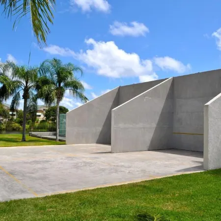 Just renovated! Best condo in Jupiter, Walk to the beach!