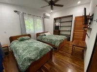 SAMARA - Stunning 2 bedroom House 15 min from the Beach. Hotel di Nicoya