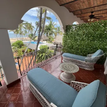 One Bedroom Oceanfront Villa