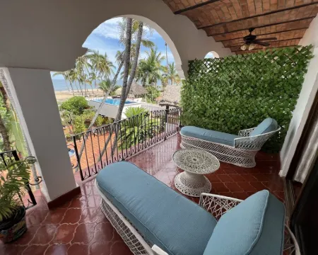 One Bedroom Oceanfront Villa Hotels in Compostela