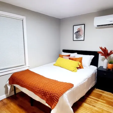 Newly renovated ocean view home 2 min to beach close to Boston Отели рядом с достопримечательностью «Пляж Нантаскет»