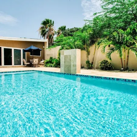 Peaceful Palm Beach Villa - For Families & Friends