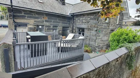 LOVELY 2 BED APARTMENT PORTHMADOG HARBOURSIDE FANTASTIC VIEWS Отели в г. Портмадог