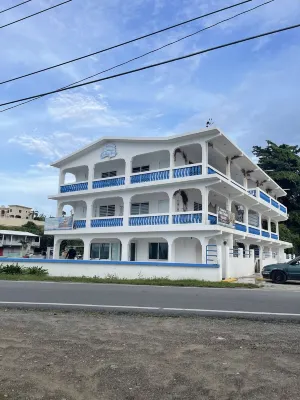 Casa Blanca de Playa Hotels in Guaniquilla