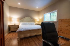 Cobb Mountain Chalet King Size Suite