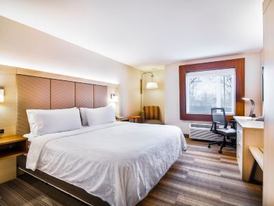 Holiday Inn Express & Suites LANGLEY by IHG