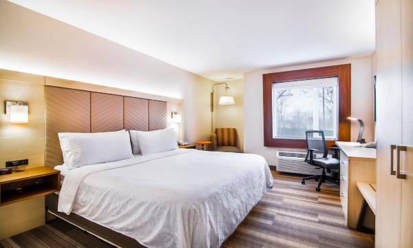 Holiday Inn Express & Suites Langley by IHG