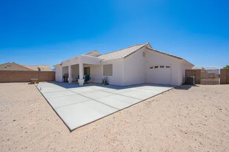 Mohave desert retreat Отели в г. Форт Мохаве