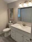 Nauti Buoys 2BDRM 2Bath APT,Kitchen,Living,Dining,Office,5 min to beach,walkable
