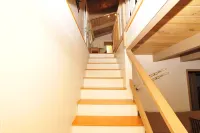 Townhouse in the mountains, close to Storyland and more!