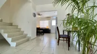 Casita Mora - Renovated house 3BR/4BA/AC