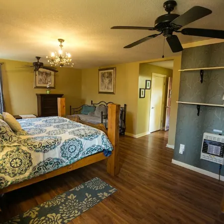 Climb On Inn-RRG- 3BD & 2BA - Outdoor Adventure Paradise- Pet Friendly -Cozy Отели в г. Вулф Каунти