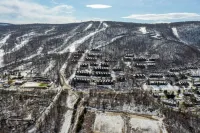 Cozy 2BR condo w/ valley views Hotels in Vernon