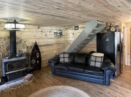 3 Bed/ 1 Bath Retreat in the Mountains