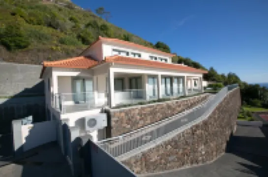 Sea View, Luxury, Comfort, Privacy, Free Wifi and Heated Pool