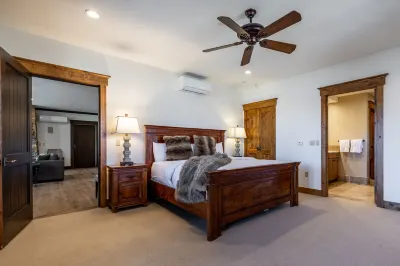 Direct Ski In-Ski Out Luxury Condo Hotels near Beaver Creek Resort
