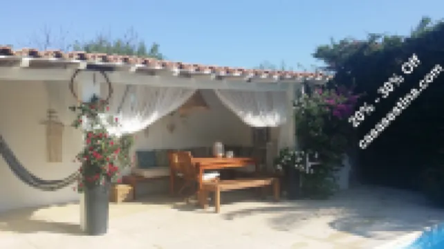 Self-contained accommodation in a beautiful villa with swimming pool, a true haven of peace Hotels in 