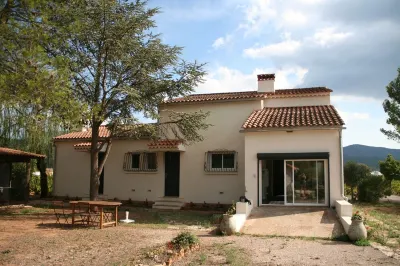 HOUSE LOUBIERE (STUDIO, T2 and T4) Eglise de la Nativité de Notre-Dame 주변 호텔