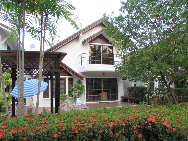 รูปภาพของIdyllic beach villa C8 in the tropical garden beach in front of the door