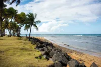 One minute walk to the beach!