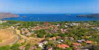 Las Palmas Condo: Pool & Beach