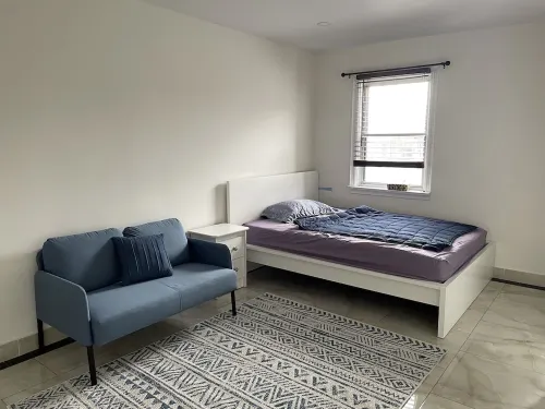 Bright & refreshing Port Credit apartment - 4 mins to the lake!