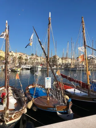 Quiet apartment in Sanary sur mer Отели рядом с достопримечательностью «Mas de Pierredon - Camping Sanary-sur-Mer - CAMPASUN»