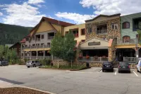 Expedition Station lodge at River Run Village, steps to gondola, pool, and gym Hotels in River Run