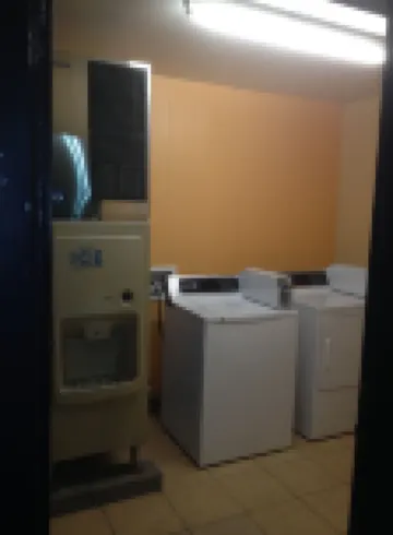 อีโคโนมีอินน์